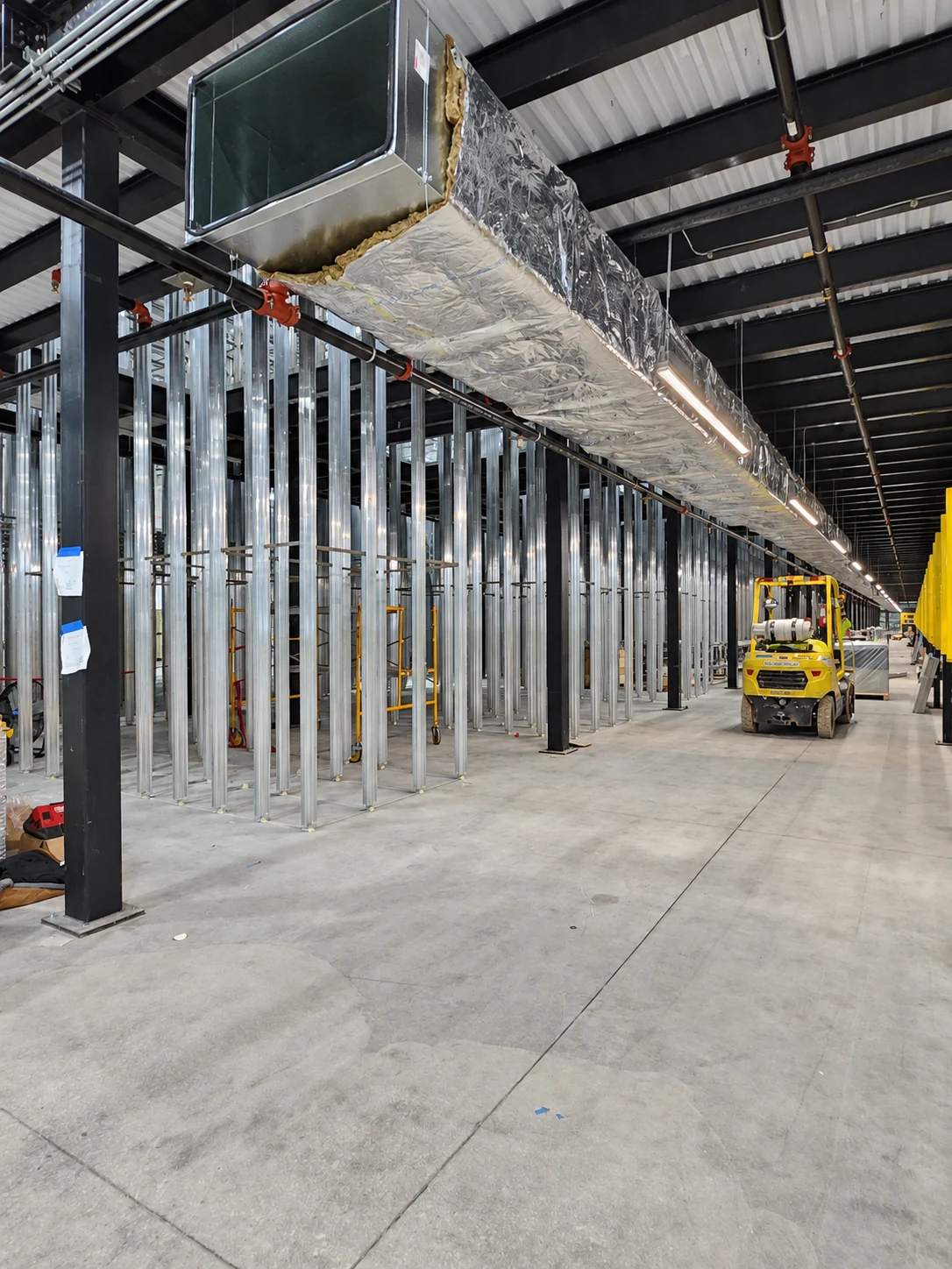 TGW Crane System & Service Mezzanine — TGW Warehouse Installation